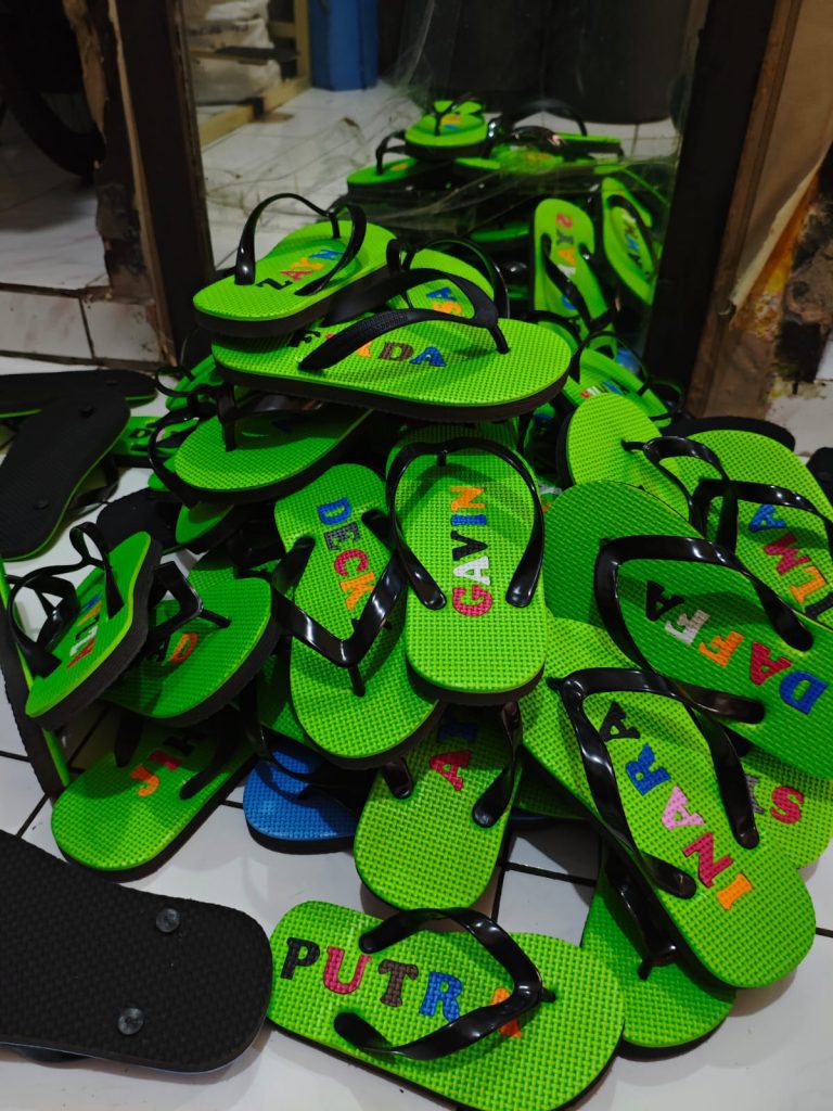 Sandal Wudhu Pondok Pesantren