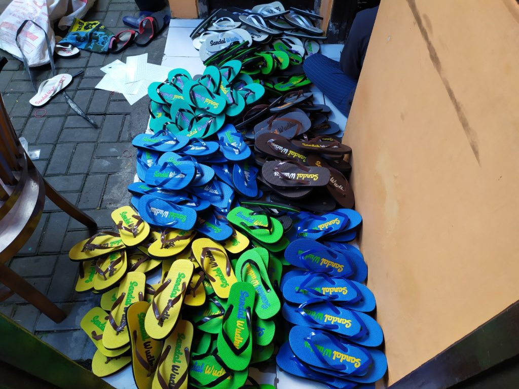 Sandal Wudhu Kendari