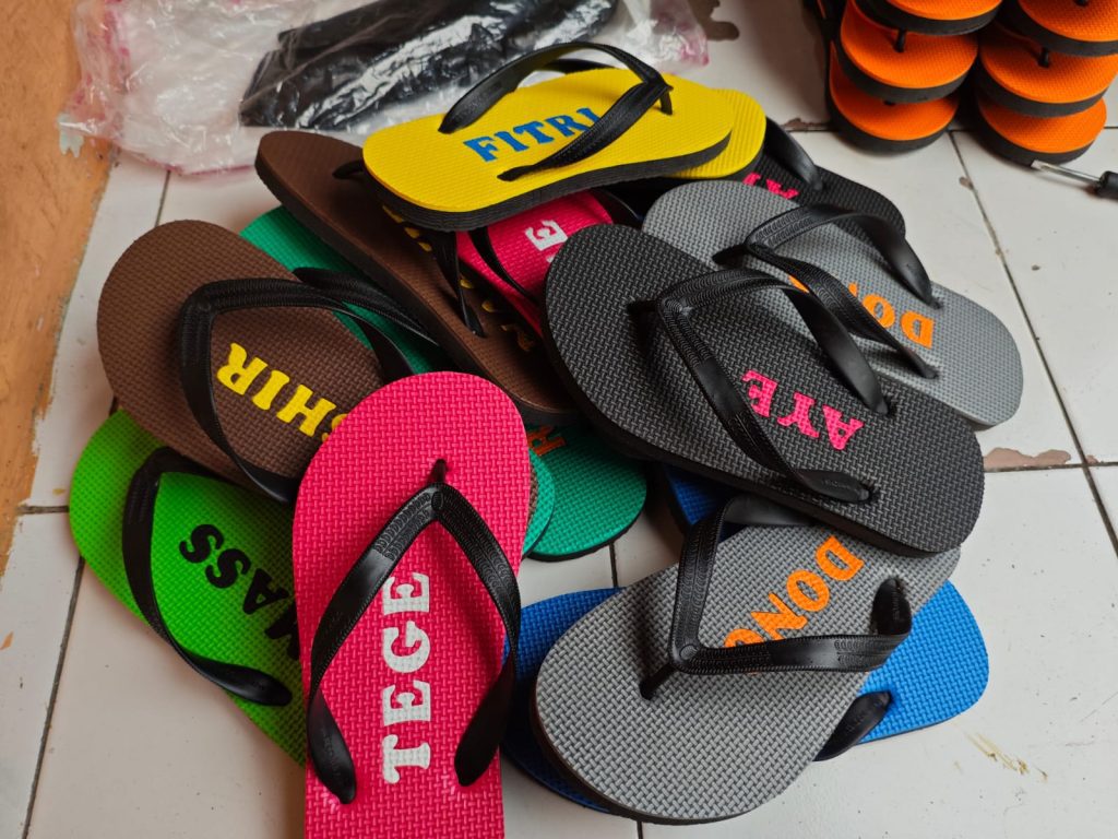 Sandal Custom Nama Harga Grosir