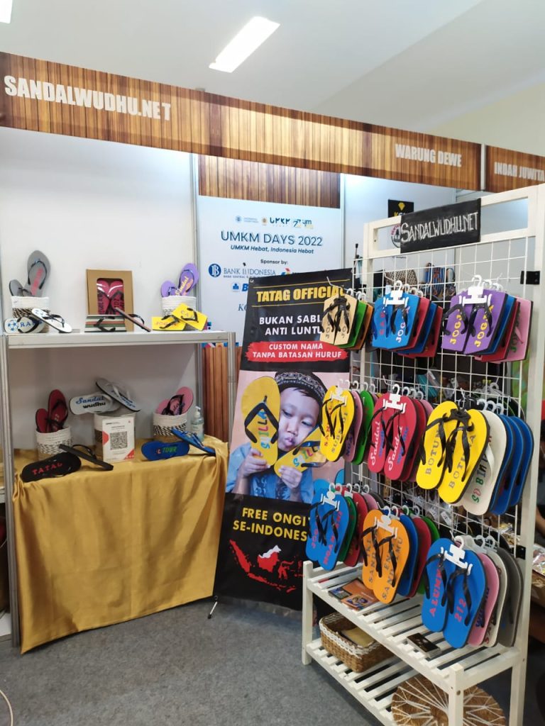 sedekah sandal wudhu