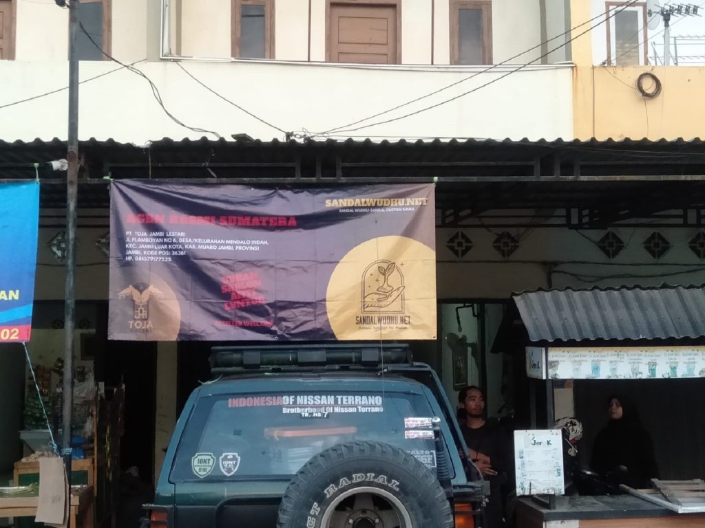 sandal wudhu jambi