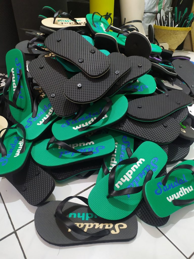 sandal wudhu sulawei tenggara
