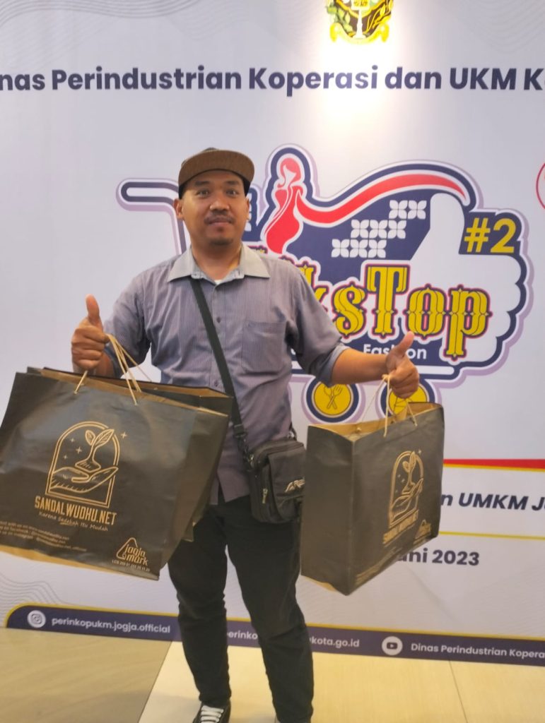 sedekah sandal wudhu