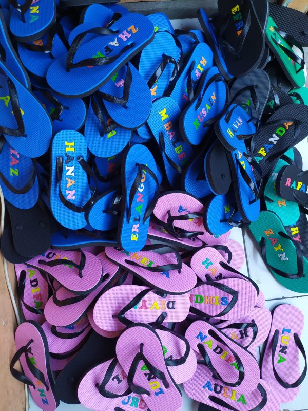 Sandal Santri Tipe Standar