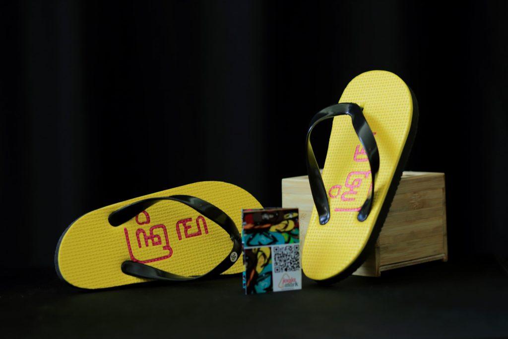 Sandal Aksara Jawa Seri NERIMO