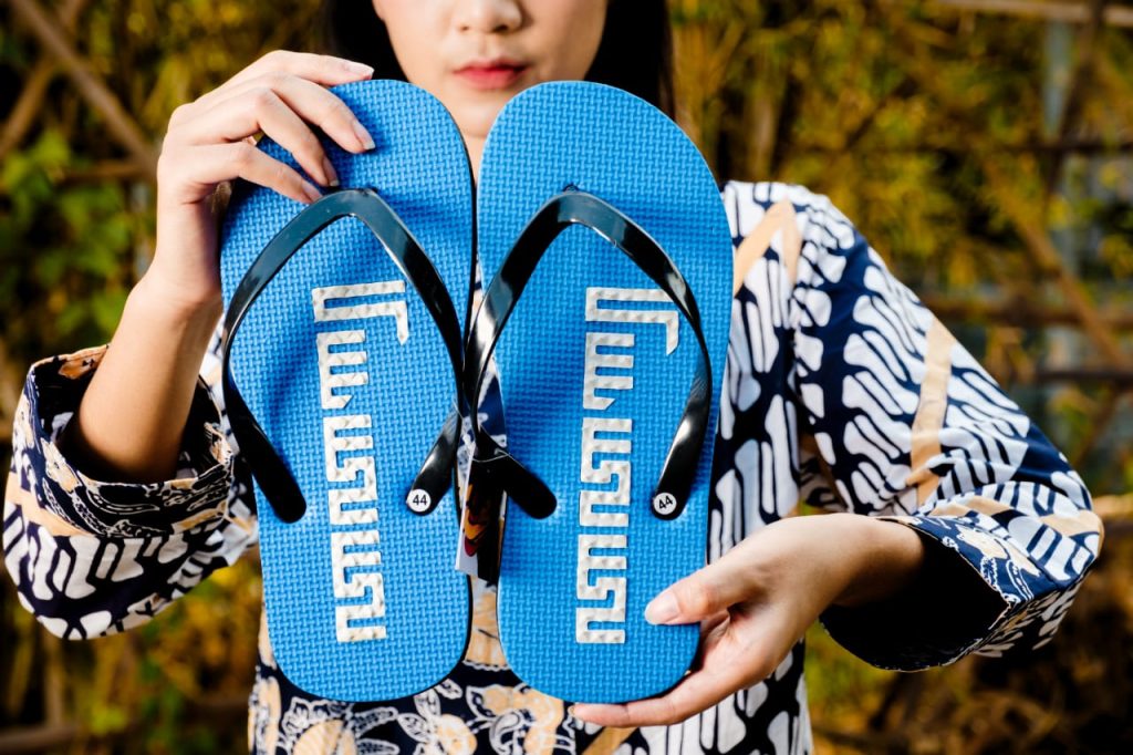 Sandal Aksara Jawa TATAG Sandal Aksara Jawa TATAG