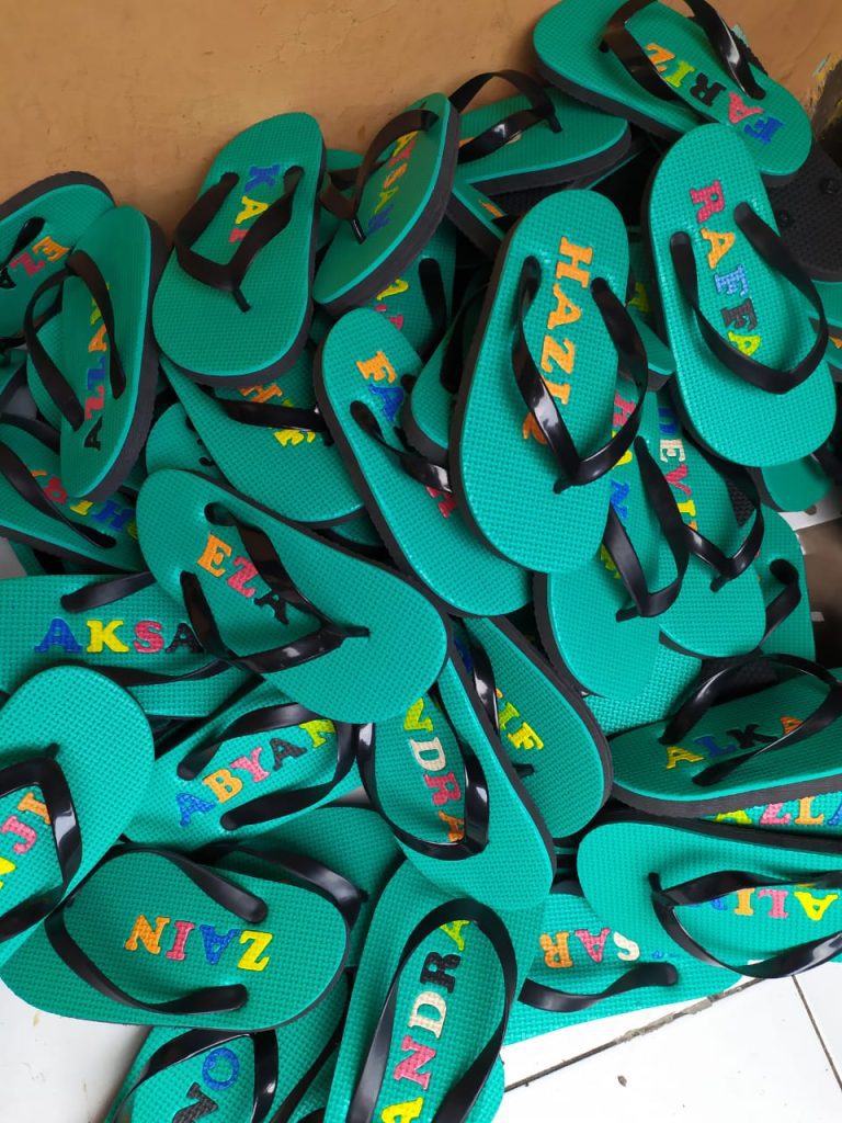 sandal custom nama sol karet