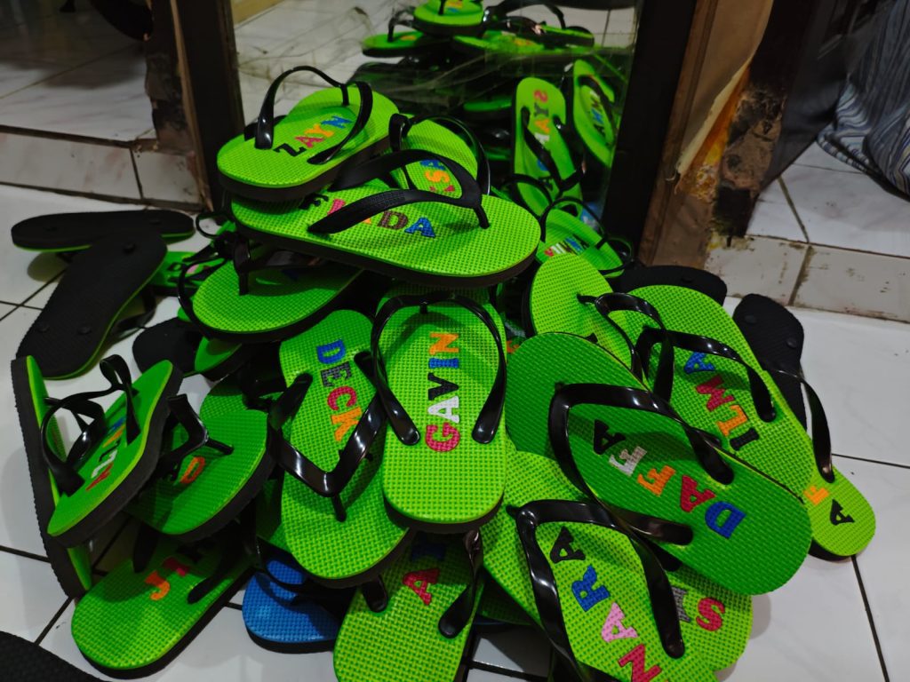 Sandal Custom Nama Sekolah Islam