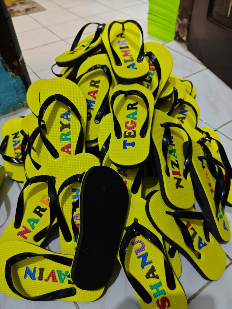 Sandal Wudhu Anak Custom Nama di Yogyakarta