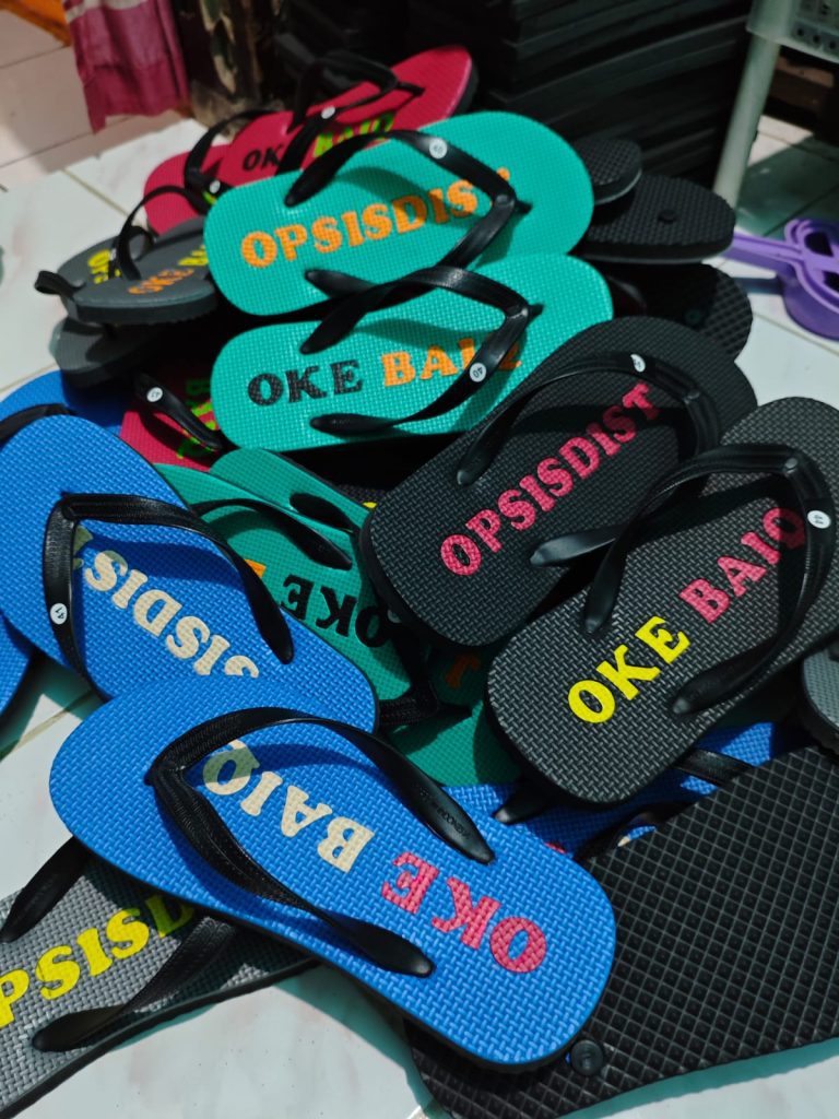 Sandal CSR Perusahaan