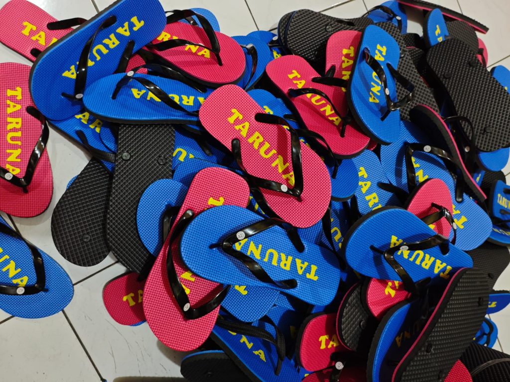 Sandal CSR Perusahaan
