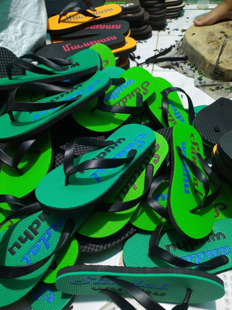 Sandal Custom Masjid